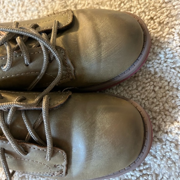 OshKosh tan/brown church dress shoes size 10 - Picture 2 of 3